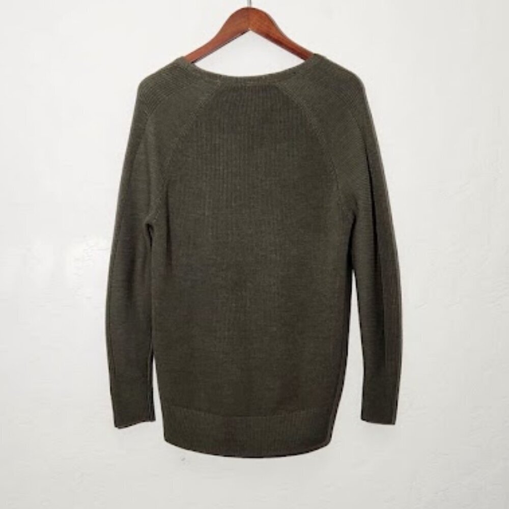 Athleta Women's V-neck Long Sleeve Sweater in size XS - Picture 3 of 4